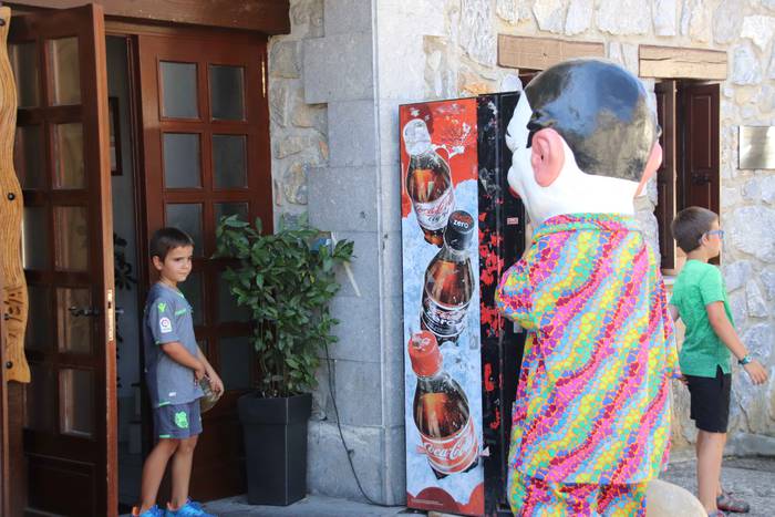 Txikiak buruhandiei ihesi ib 23 1566045834868