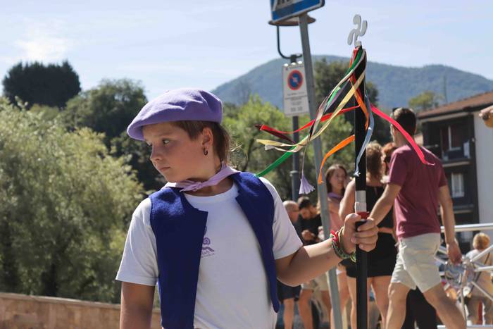 Ibarra zeharkatu dute, danbo 37 1661344782793