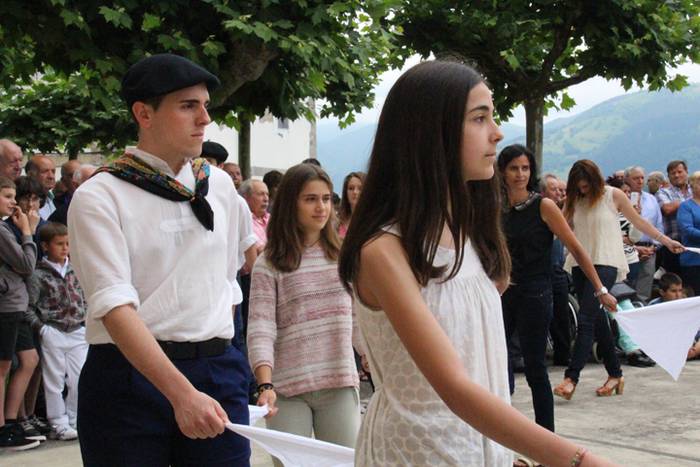 Jaietako egun handia ospatzen ari dira Asteasun 34 1467203639492