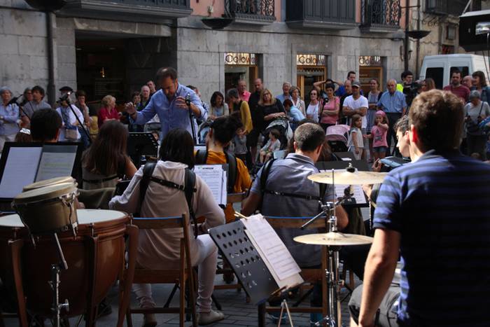 Kantatzen ez duenak, zorioni 6 1495897192062