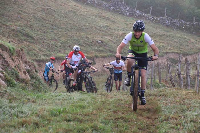 Mendi bizikleta lasterketare 48 1660377633308