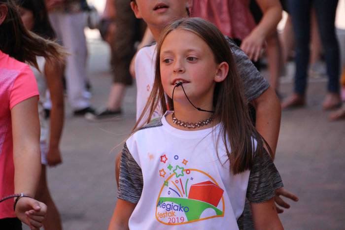 Tripa beteta, dantzan pasa d 94 1563205367768