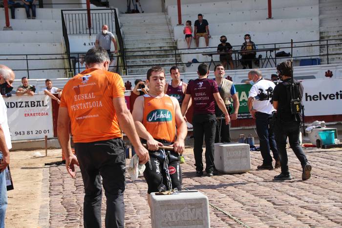 Izetatarrek jantzi dute txap 16 1624130517218