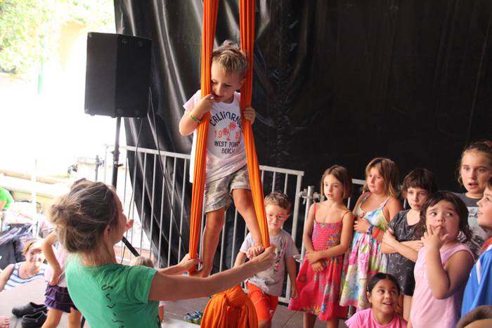 Zirkuaren aparretan murgilduta 50 1473012773075