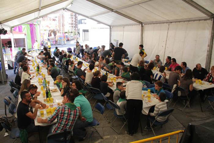 Tolosako Larramendi auzoko jaiak 2015 26 1446321965129