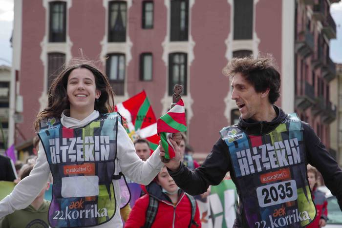 22. Korrika, furgonetatik, T 37 1649420183574