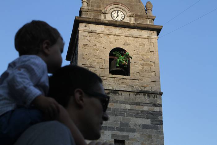 Irurako odol emaileek bota dute txupinazoa 19 1474654489060