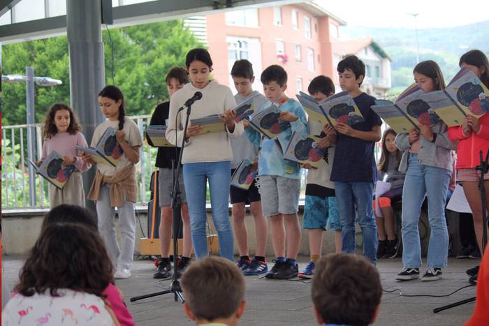 Ipuin solidarioak kontatu di 1 1653644350754