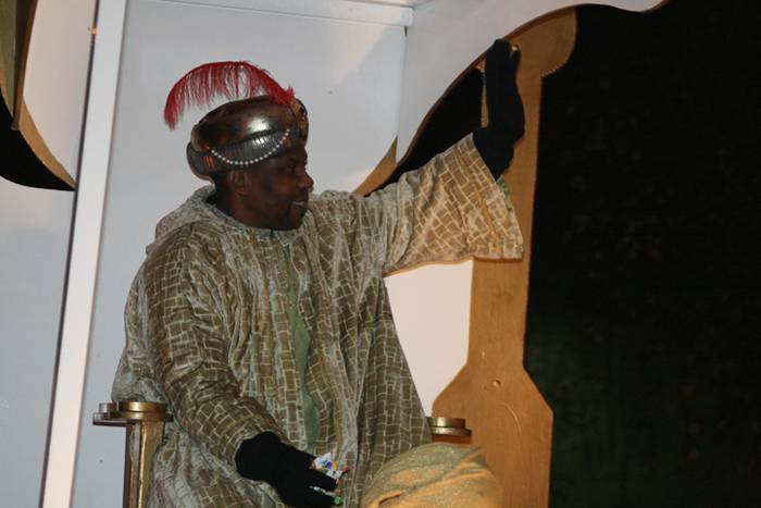 VILLABONAKO ERREGE MAGOEN DESFILEA 2017 18 1483976062537