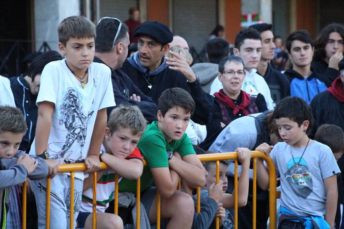 Gazteak nagusi, ximaurra gar 15 1507490460879