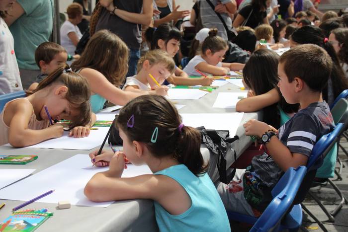 San Bartolome jaietako esku-programaren azala eta kartela aurkezteko epea zabaldu dute