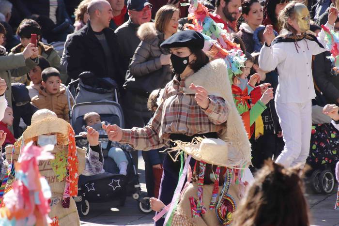 Dantzari Txikiak Zaldunita b 42 1645880483784