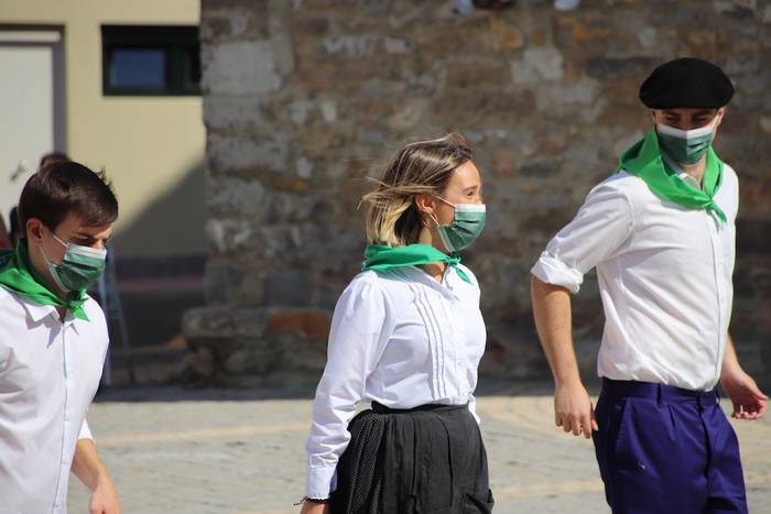 Berriro ere elkarri eskutik  59 1632576982413