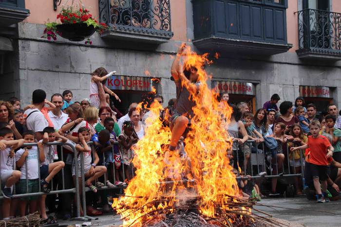 Txikienak ere saltoka 44 1561316746159