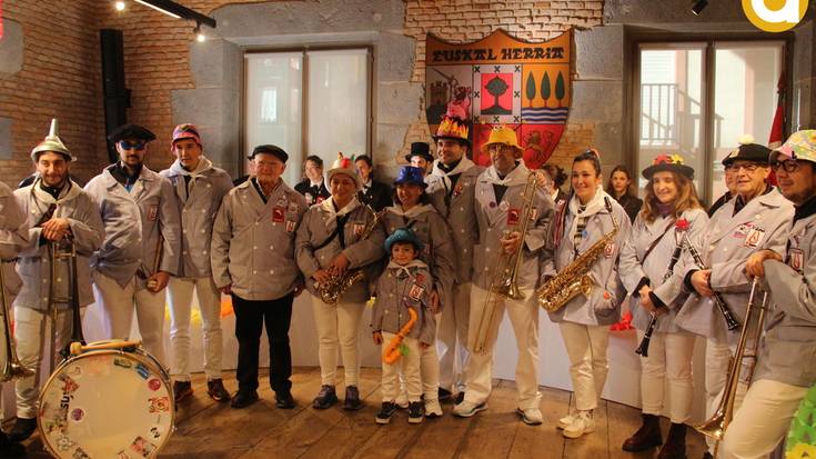 Pin, pin, pintxanatarrak gara denak gaur