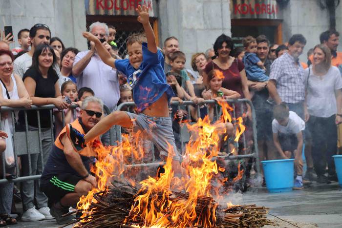 Txikienak ere saltoka 2 1561316709280