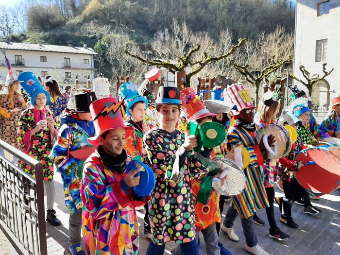 Txapel desfilea eguna alaitz 1 1582284717934