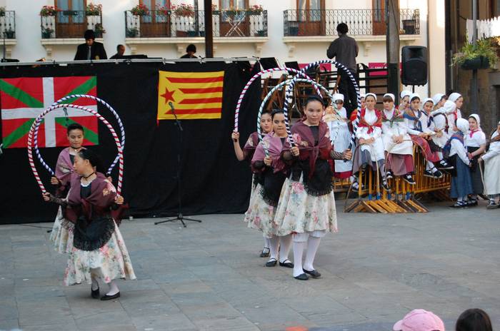 Udaberri dantza taldearen emanaldi berezia