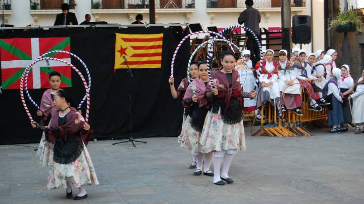 Udaberri dantza taldearen emanaldi berezia