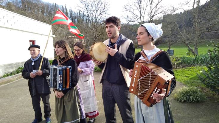 Olentzeroren eta Mari Domingiren etorrera ezbaian