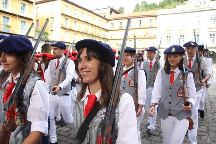 Lizarrez apaindutako kaleeta 140 1498311959729