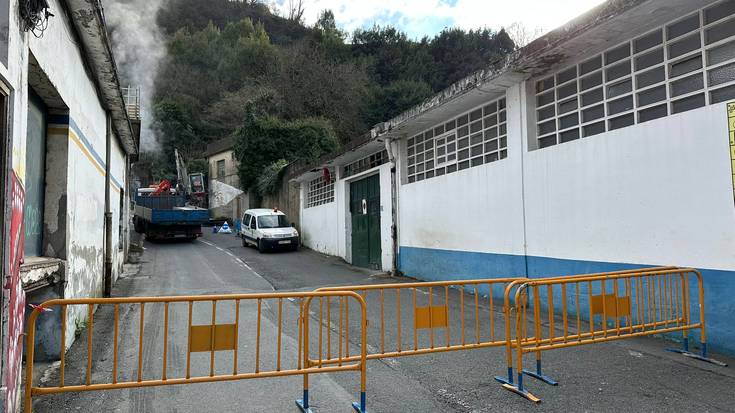 Izaskunera igotzeko errepidea itxi dute