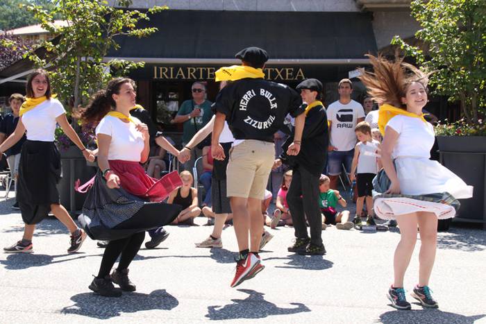 ZIZURKILGO JAIAK 2017. TXUPI 37 1502547544278