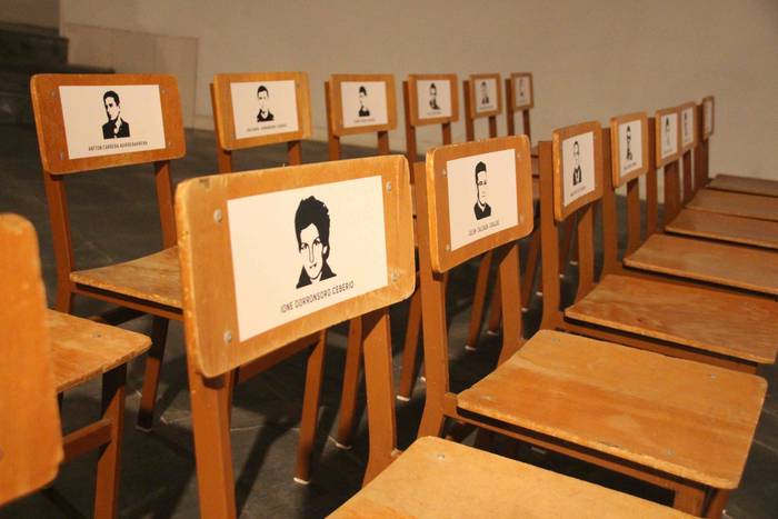 Oroimen beltzari, marra gorr 11 1616449995835