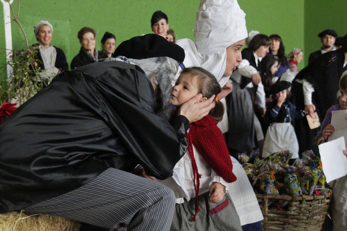 Gabon eskea eta olentzero 2015 80 1450964195210