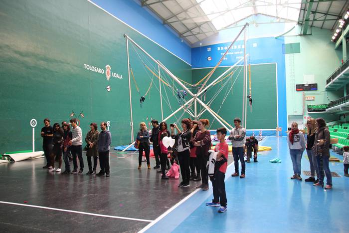 Era batera edo bestera mugituz 14 1474220992628