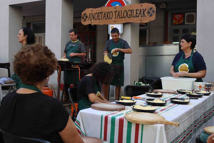 Emakume sortzaileek hartu du 16 1665918591202