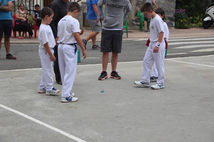 Puzgarriak, pilota eta karta 14 1501613730124