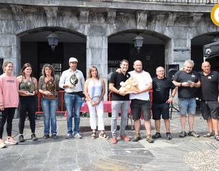 Irrintzi elkarteak prestatu du isats gisatu onena