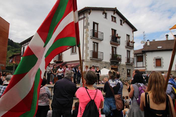 Senidetze eguna 2016 14 1464459990377