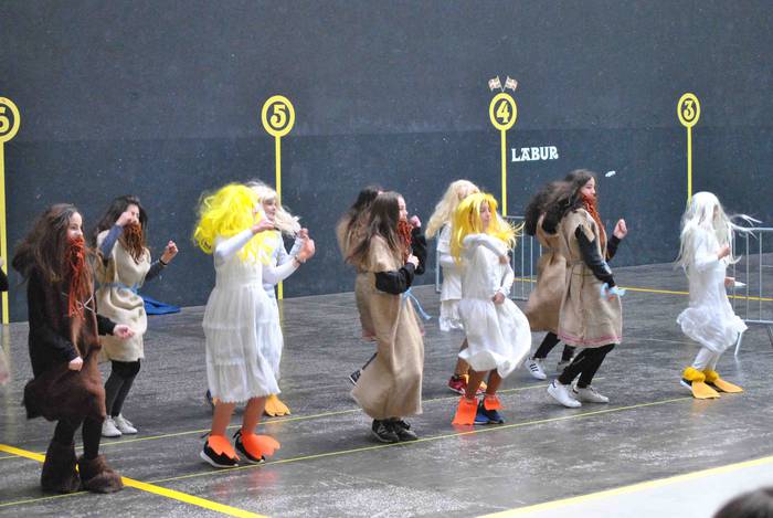 Euskal mitologiaz jantzi da  39 1582282580887