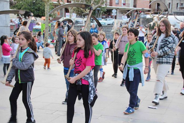 "Azti, prest, irribarra!" 8 1647719504685