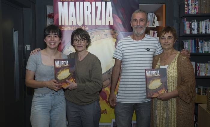 Maurizia, ikonoaren atzeko bizi puskak