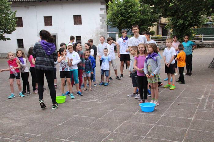 Haurrak protagonista Leaburuko San Pedro Egunean 3 1467217617494