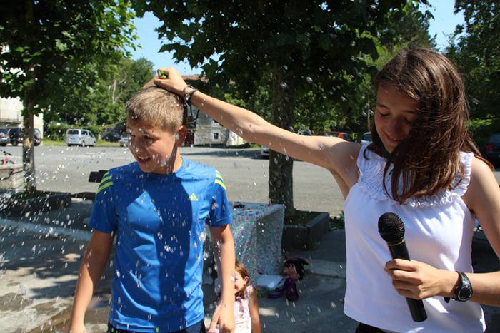 Festak hastearekin batera, j 12 1502727294083