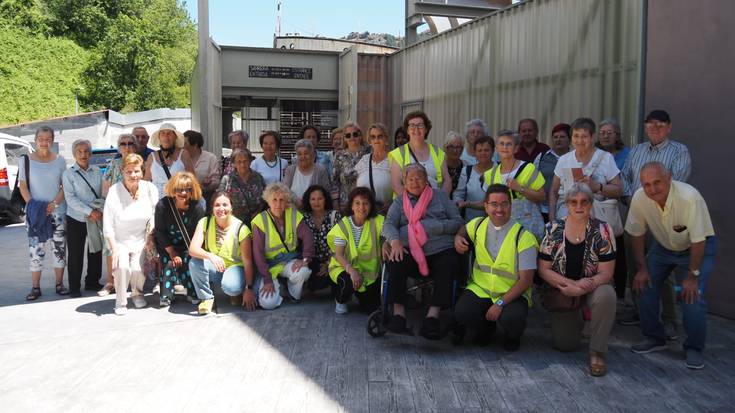 Albaola bisitatu dute Alegiako txintxarriek