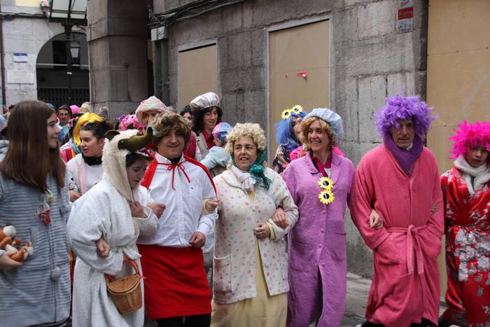 Dianak esnatu du Zaldunita 17 1551612357717