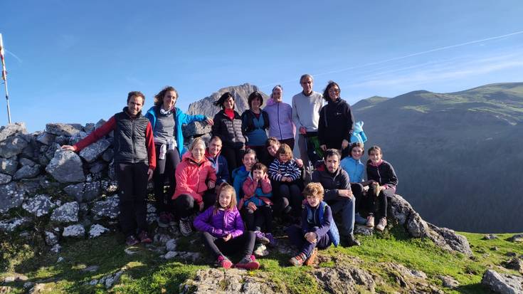 Lehen gaztelua konkistatu dute lizartzarrek