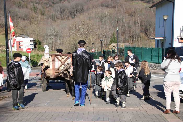 Gabon eguna Asteasun eta Adu 69 1577194451144