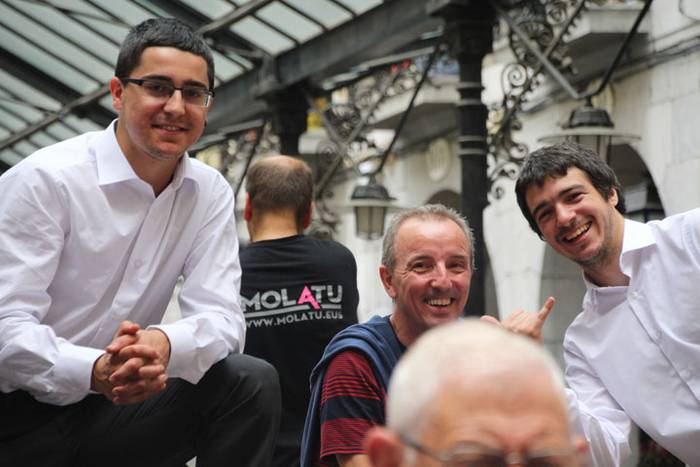 Santuek eta dantzariek poztu 116 1498312831419