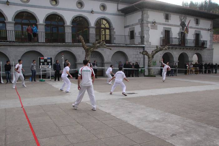 Bote luzea Amezketan 8 1459595111364