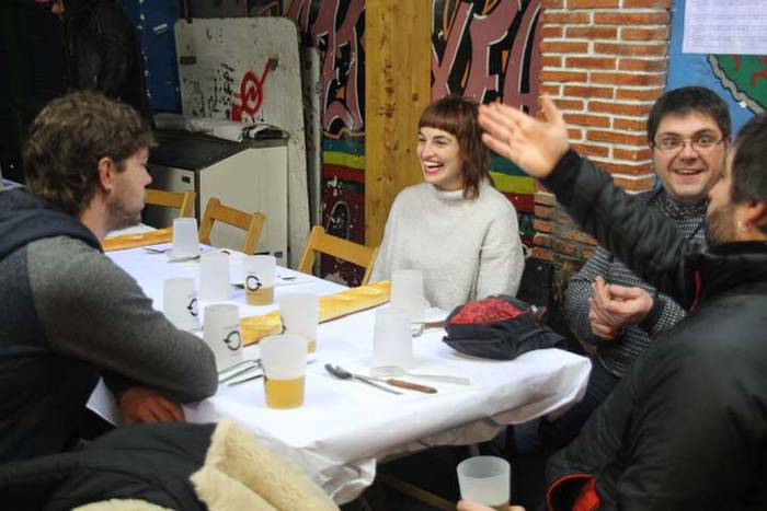 Zutik iraun aurretik, bazkal 7 1513435845433