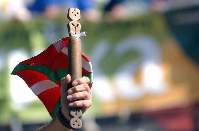 Alkizako eta Larraulgo udalek Korrikan parte hartzeko deia egin dute