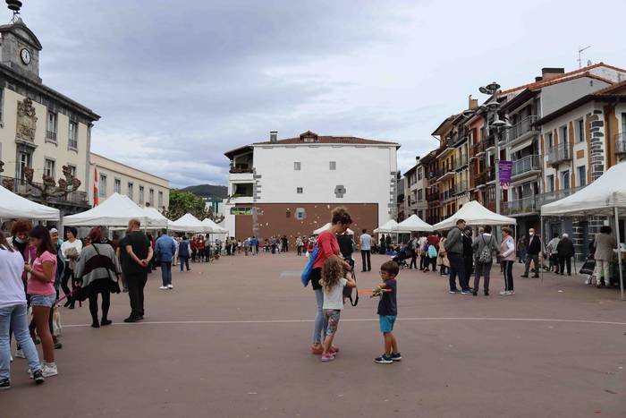 Lehen azoka ekologikoa egin  6 1635685244741