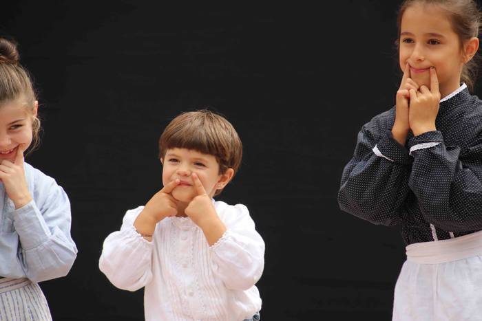 Euskal dantzek harrobia dute 93 1567950096651