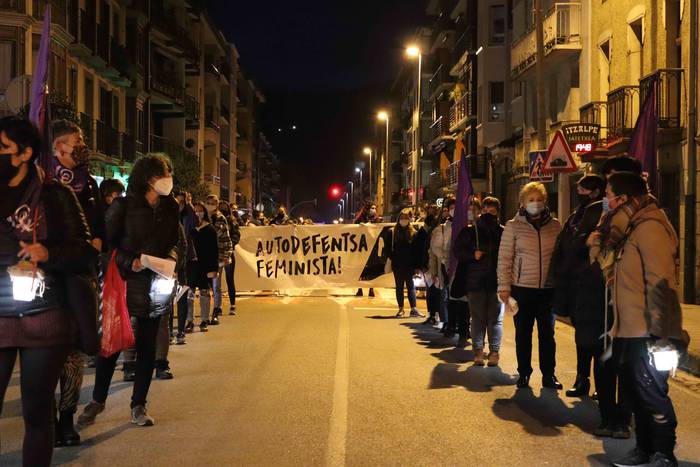 Emakumeek eskualdeko kaleak  66 1615233090073